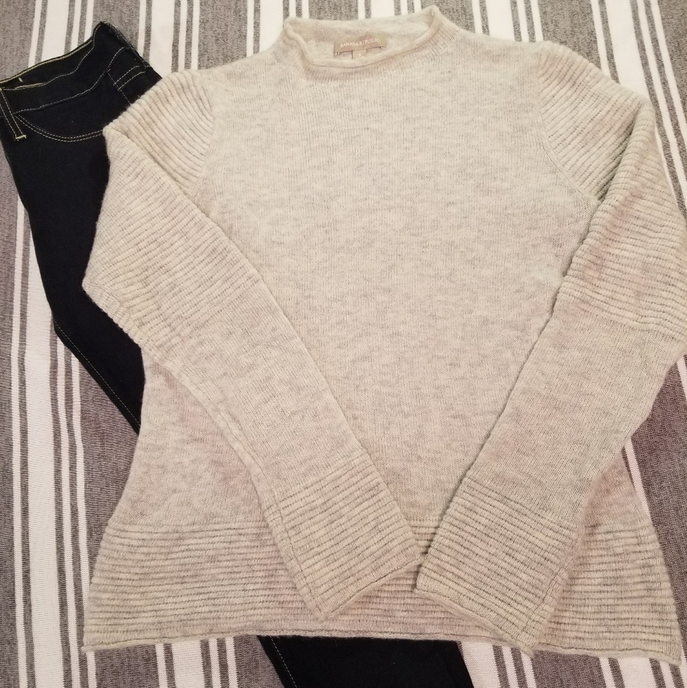 Banana Republic Gray Sweater
